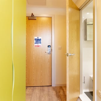 Bronze En Suite - Image 9